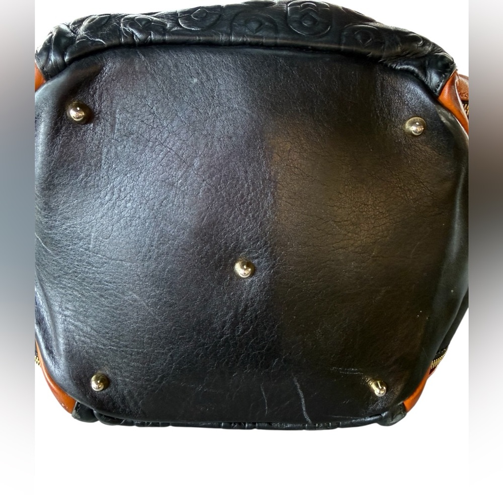 Marino Orlandi Black and Tan Embossed Shoulder Bag - Picture 5 of 6